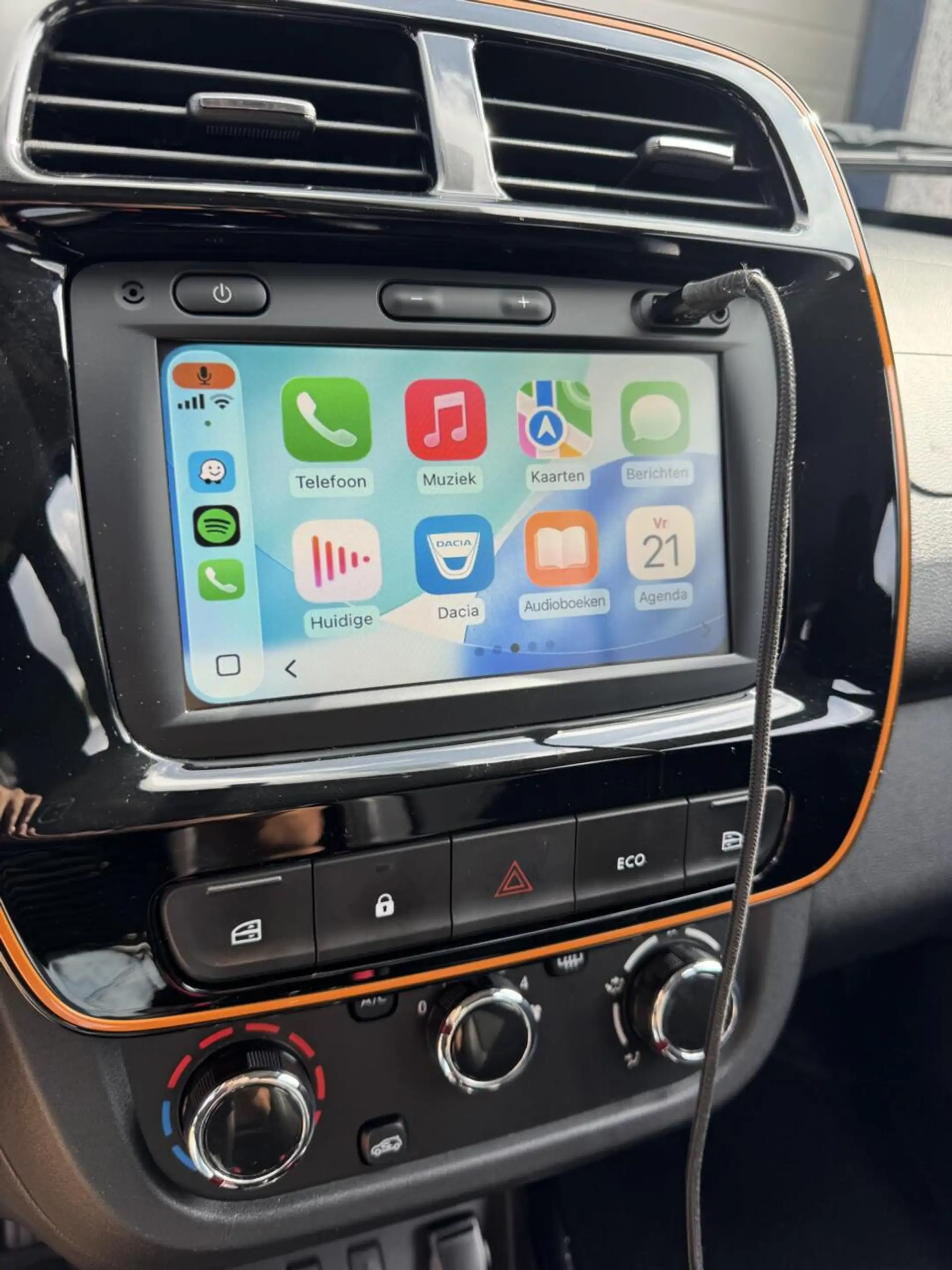 Dacia Spring Comfort Plus (Orange Pack) SOH 93% 27 kWh/Navi/Cam — photo 16