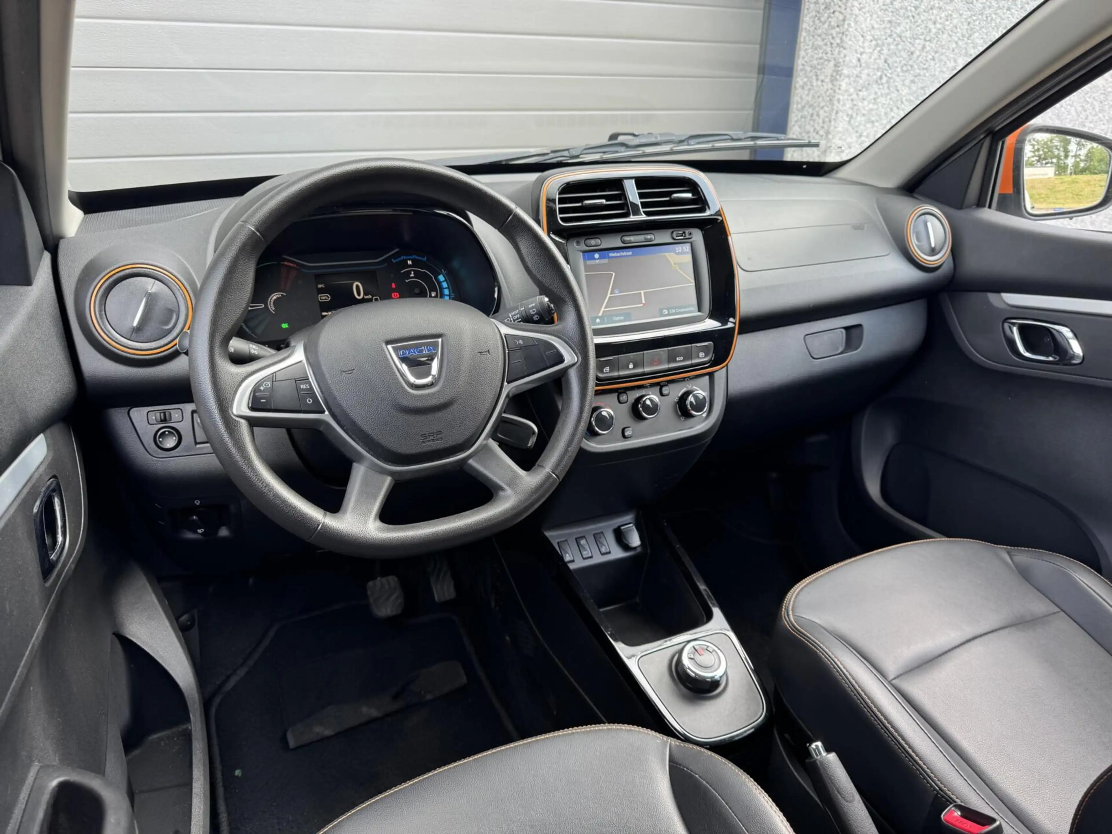 Dacia Spring Comfort Plus (Orange Pack) SOH 93% 27 kWh/Navi/Cam — photo 8