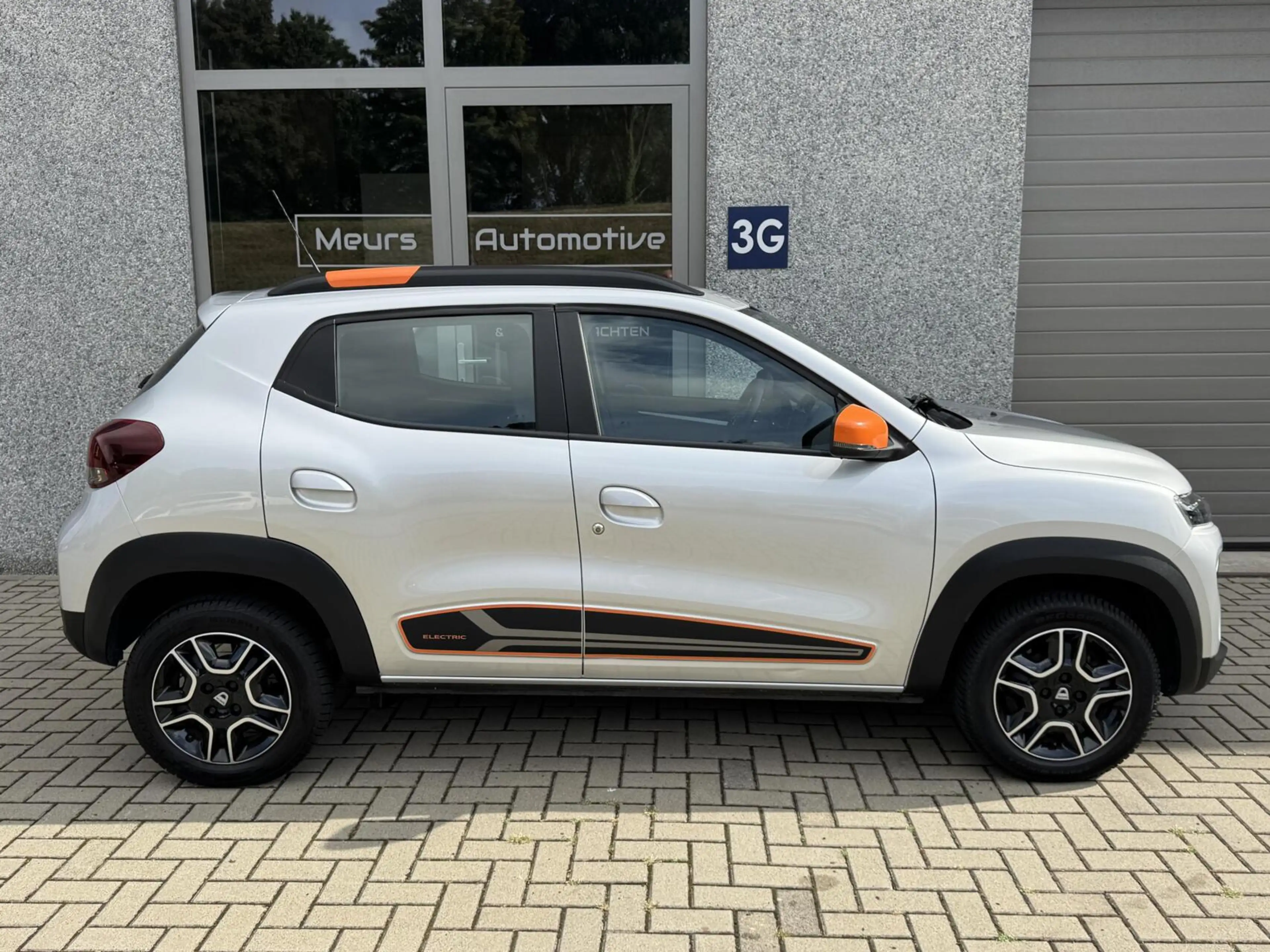 Dacia Spring Comfort Plus (Orange Pack) SOH 93% 27 kWh/Navi/Cam — photo 6