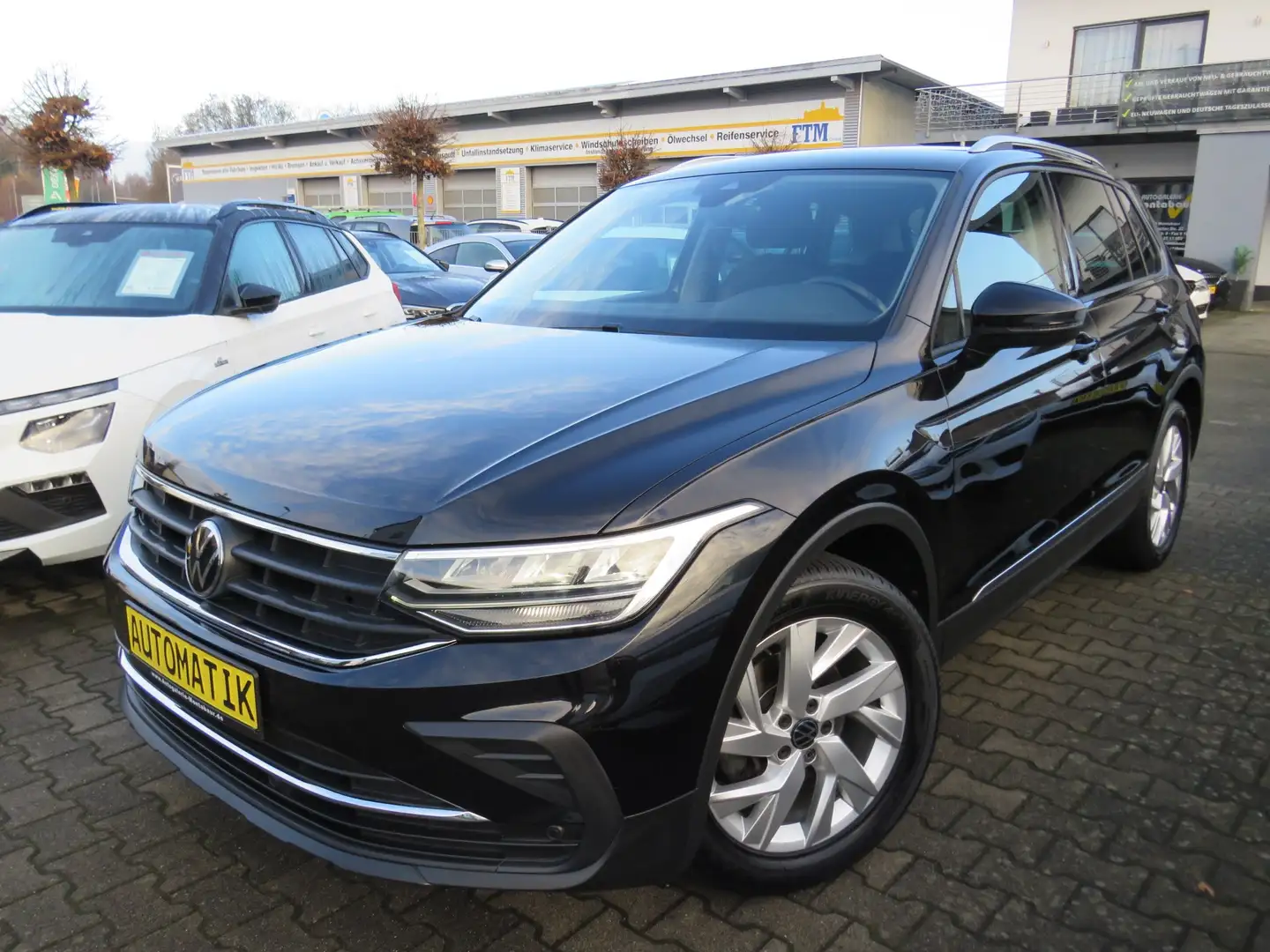 Volkswagen Tiguan 1.5TSI DSG Active *AHK *LED *KAMERA *NAVI *ACC Schwarz - 1