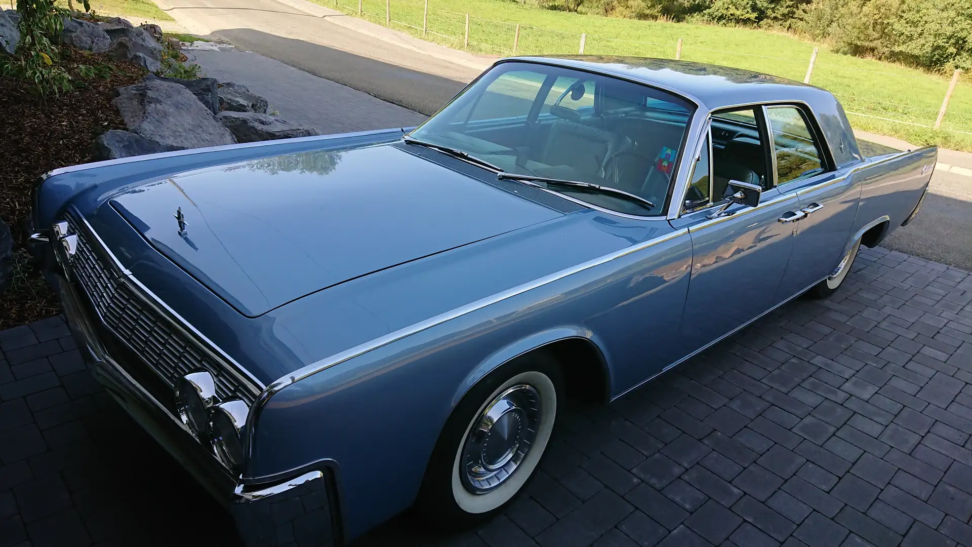 Lincoln Continental Bleu - 1