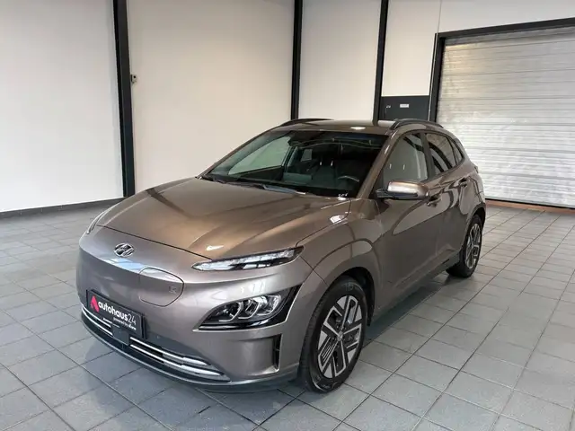 Hyundai Kona view 3