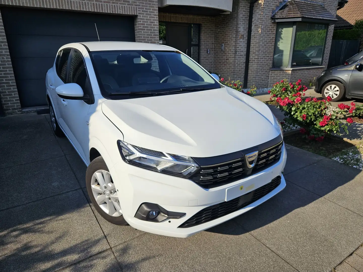 Dacia Sandero 1.0 TCe Comfort / CAMERA / LED / ** SUPER DEAL ** Wit - 2