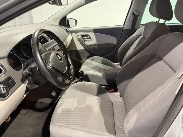 Volkswagen Polo view 19