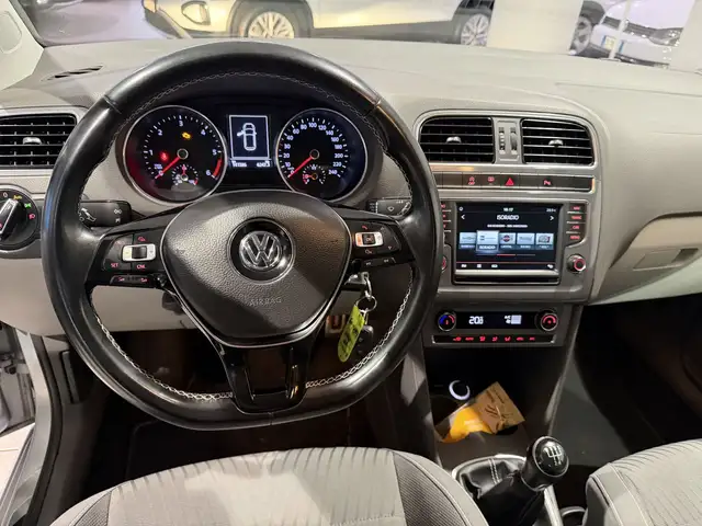 Volkswagen Polo view 13