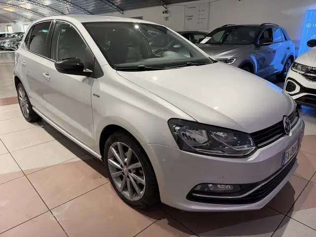 Volkswagen Polo view 6