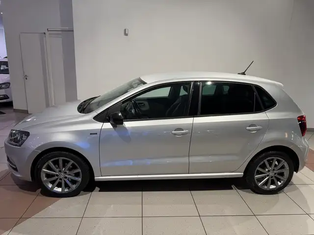 Volkswagen Polo view 2