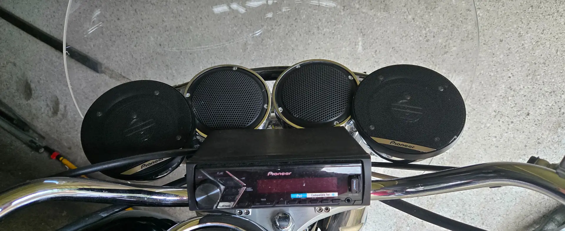 Suzuki VL 800 Negro - 2