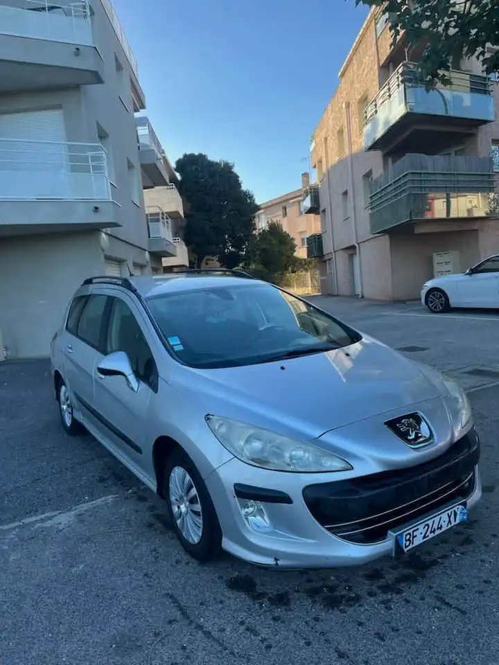 Peugeot 308 SW 1.6 HDi 110ch FAP BVM6 Confort Pack