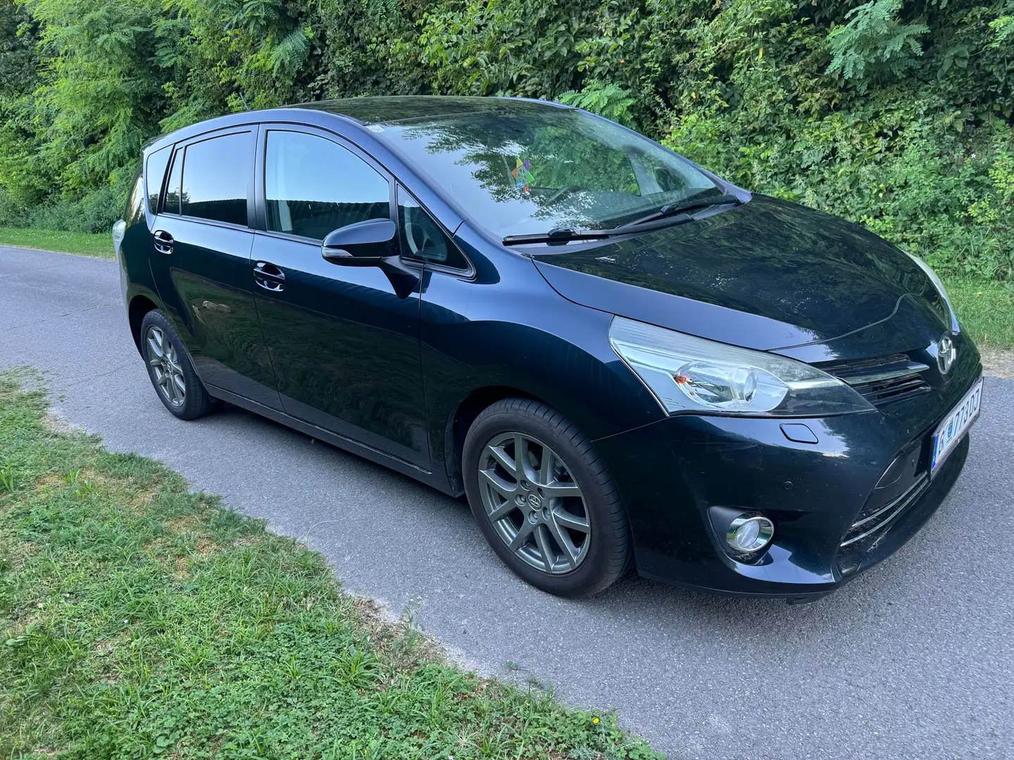 Toyota Verso 1,6 D-4D Schwarz - 1