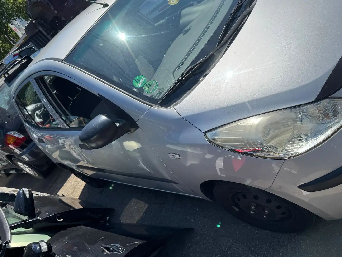 Hyundai i10 FIFA WM Edition KLIMA Silber - 2