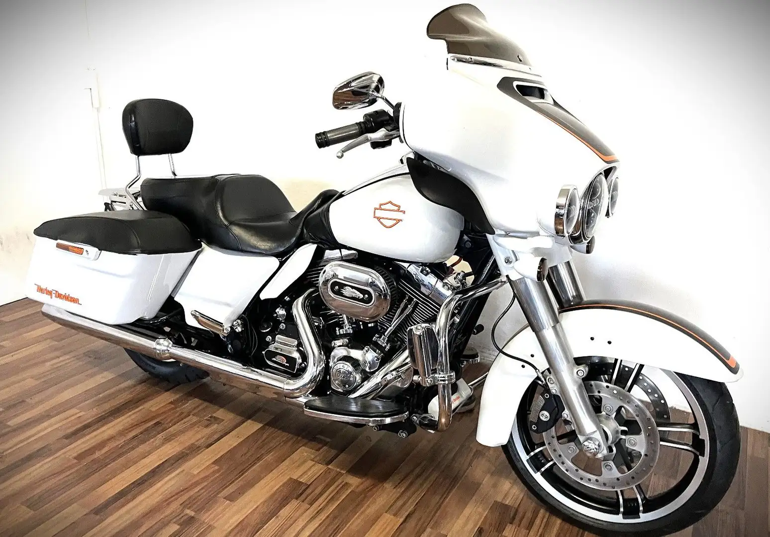 Harley-Davidson Street Glide Special. Fehér - 1