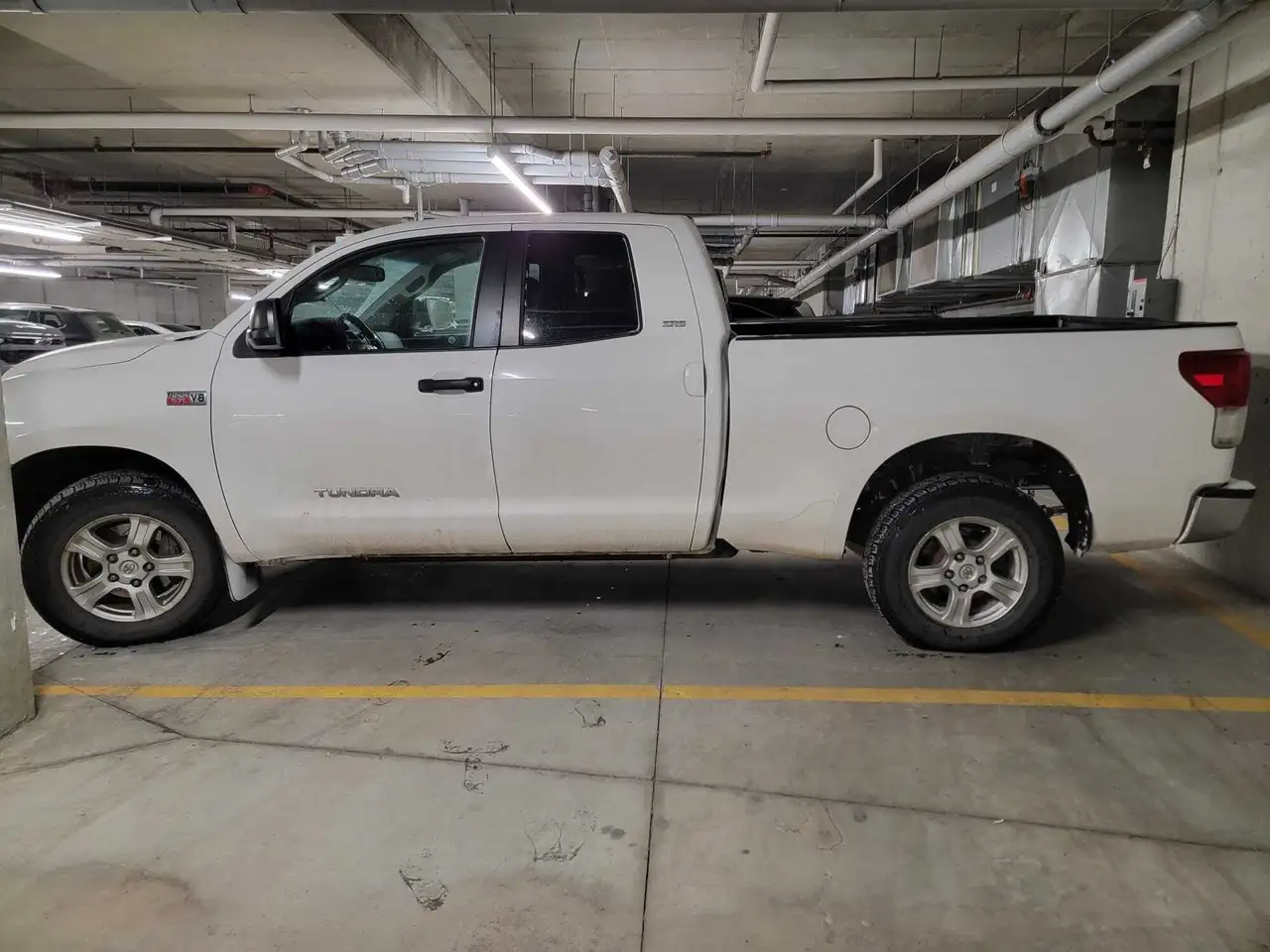 Toyota Tundra снимка Toyota Tundra