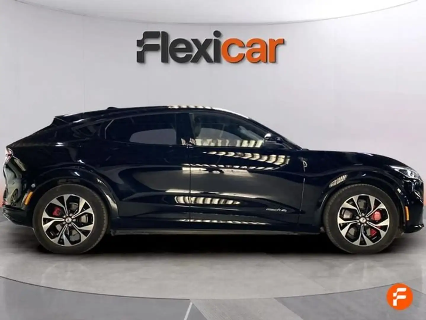 Ford Mustang Mach-E AWD 258kW Batería 98.8Kwh Schwarz - 2