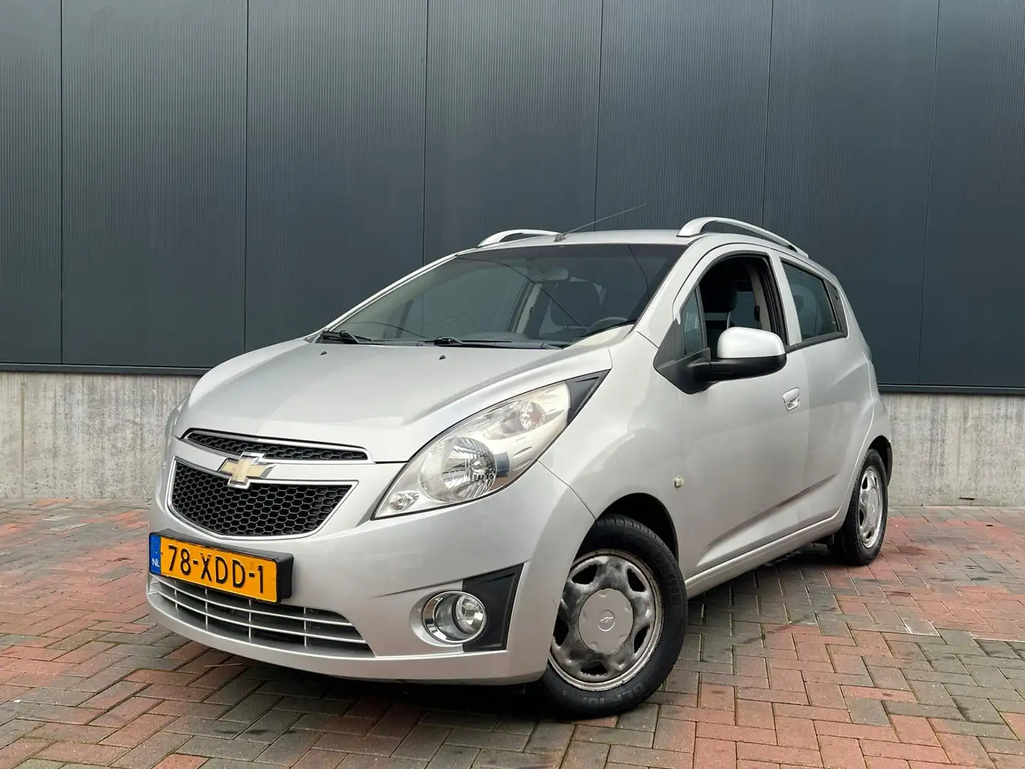 Chevrolet Spark 1.0 16V LT+ Bi-Fuel * Airco * 5-Deurs * Dak-rails Grau - 1