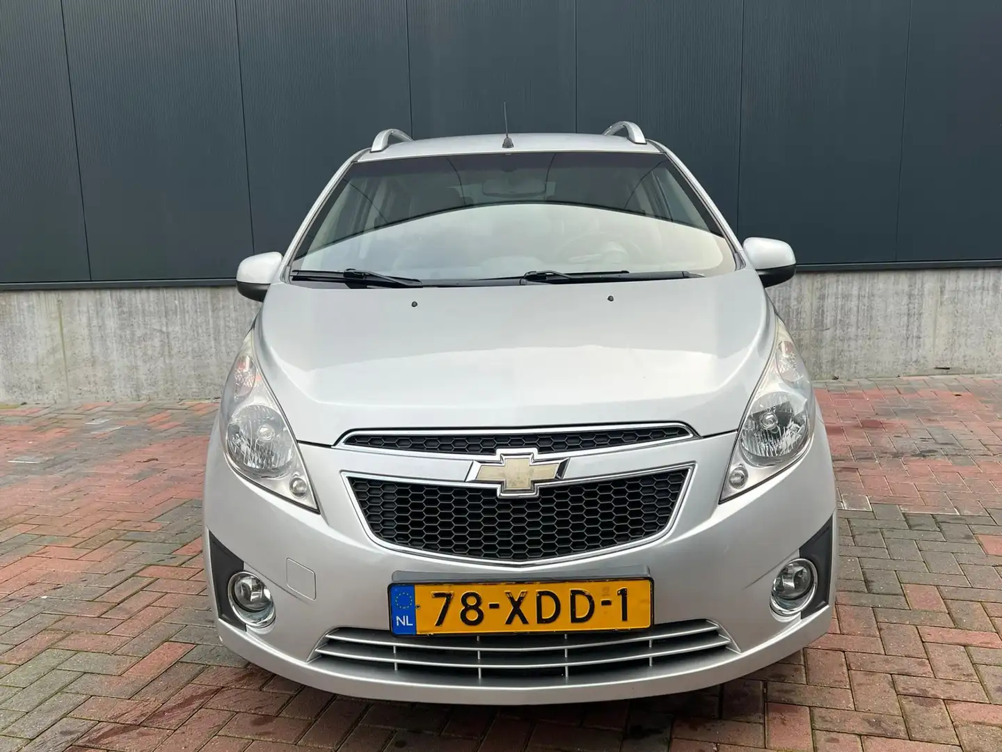 Chevrolet Spark 1.0 16V LT+ Bi-Fuel * Airco * 5-Deurs * Dak-rails Grau - 2