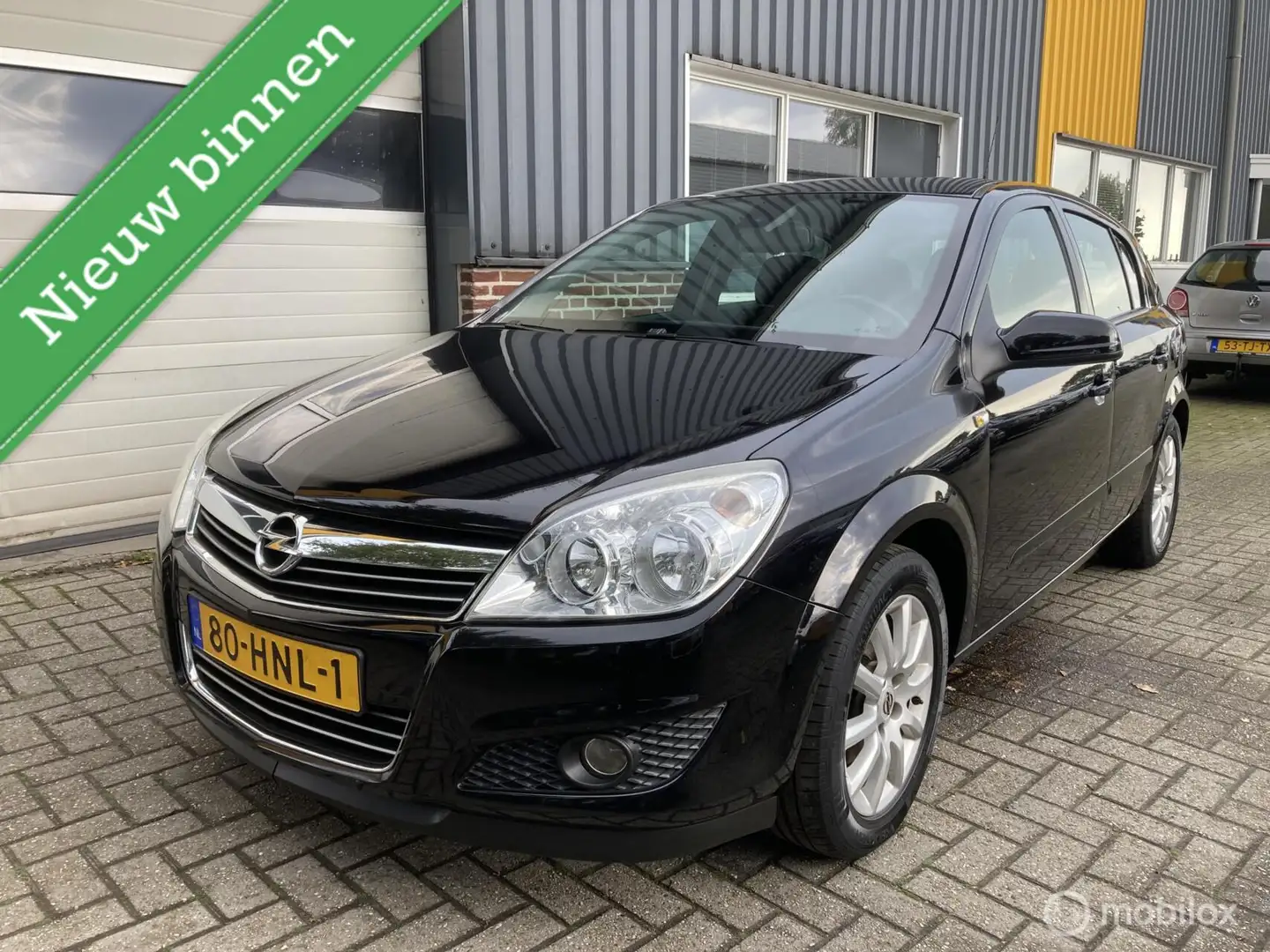 Opel Astra 1.6 Temptation GOED ONDERHOUDEN! TREKHAAK! Zwart - 1