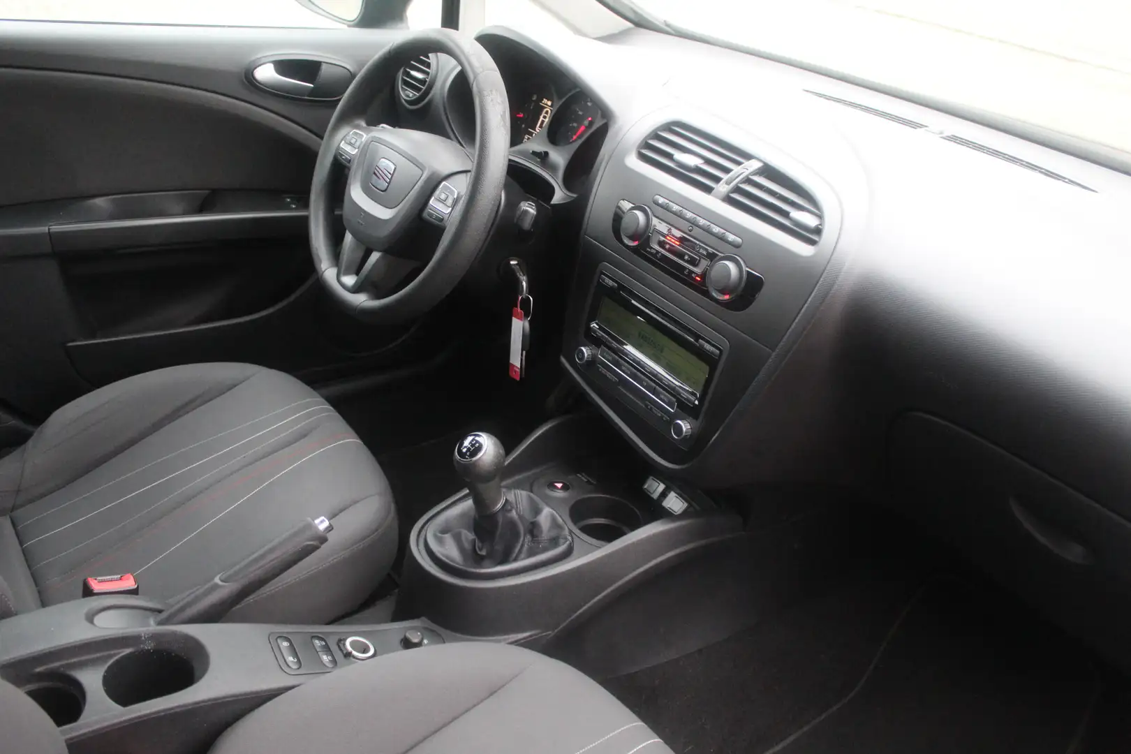 SEAT Leon 1.2 TSI Good Stuff MEENEEMPRIJS! APK TOT 04/2025! Zwart - 2