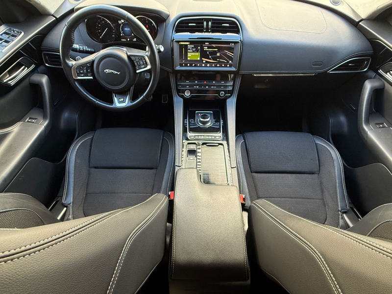 Jaguar F-Pace F-PACE R-Sport AWD — photo 9