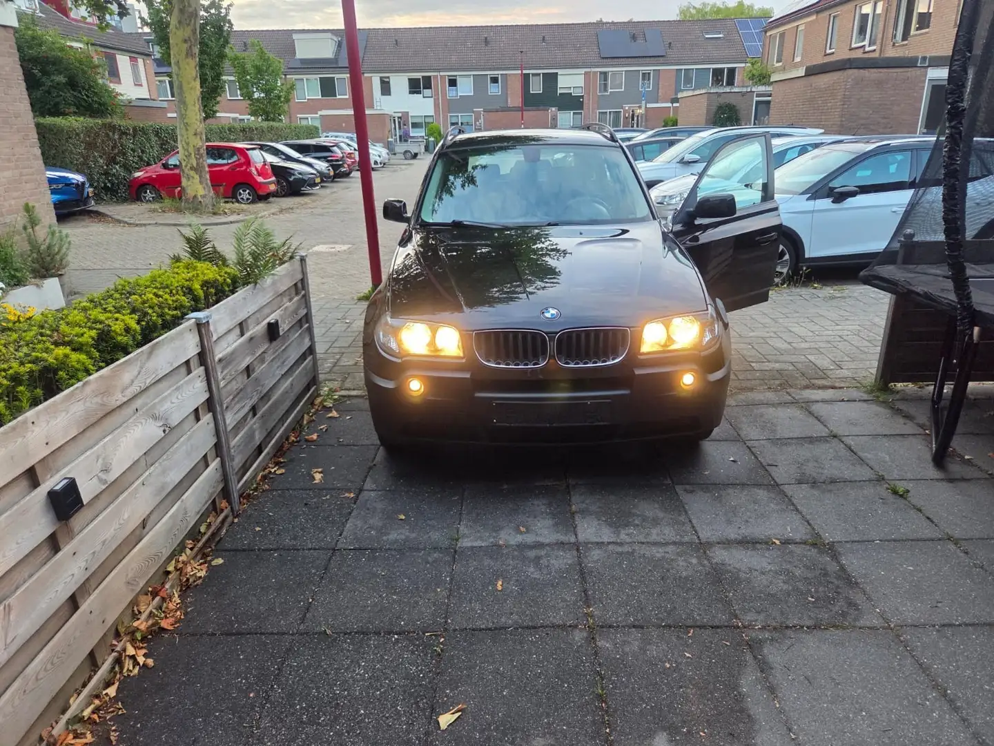 BMW 2.0i Чорний - 1