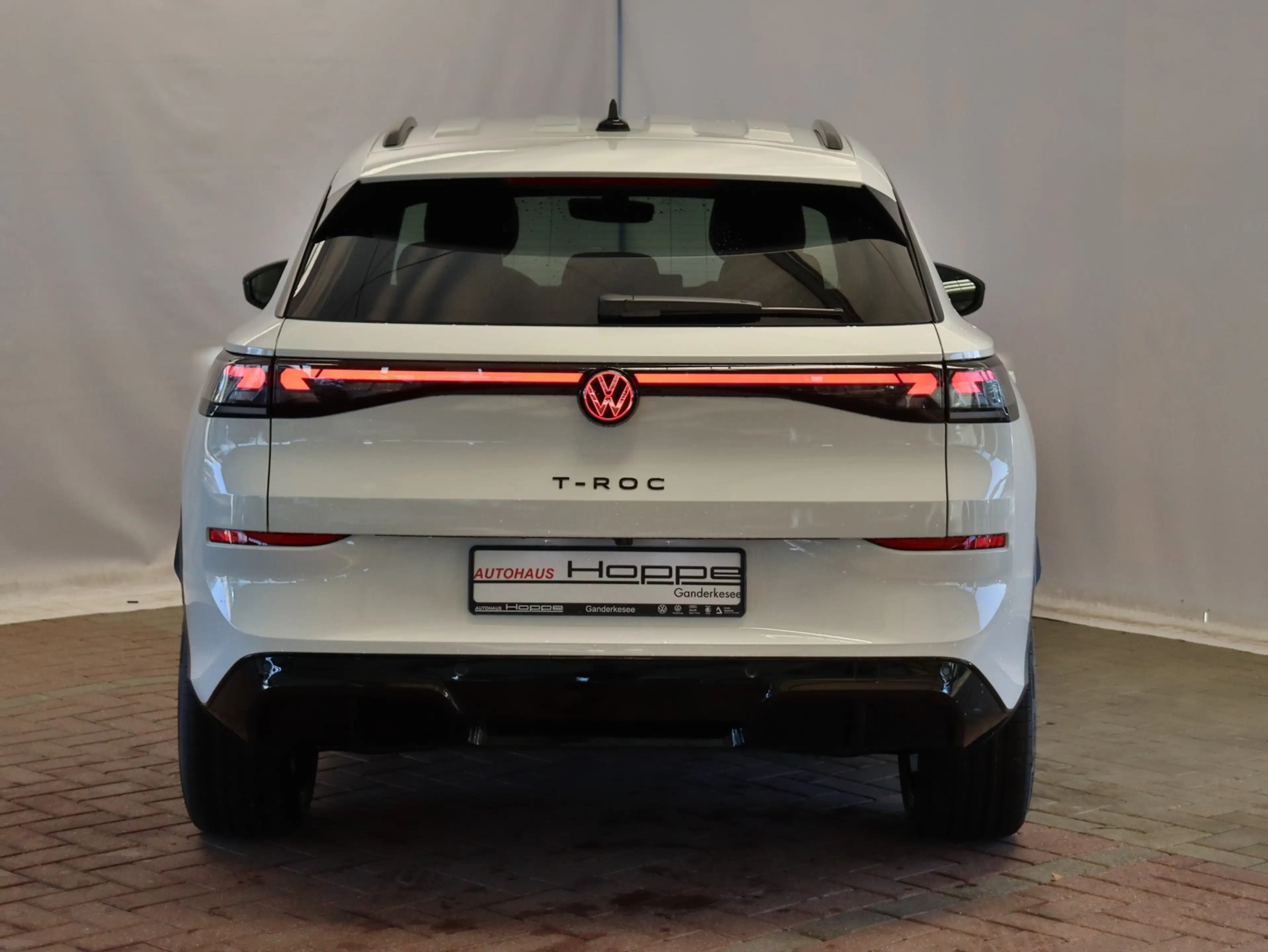 Volkswagen T-Roc R-Line 1.5eTSI DSG+MATRIX+HUD+20"ALU+360°KAM — photo 6