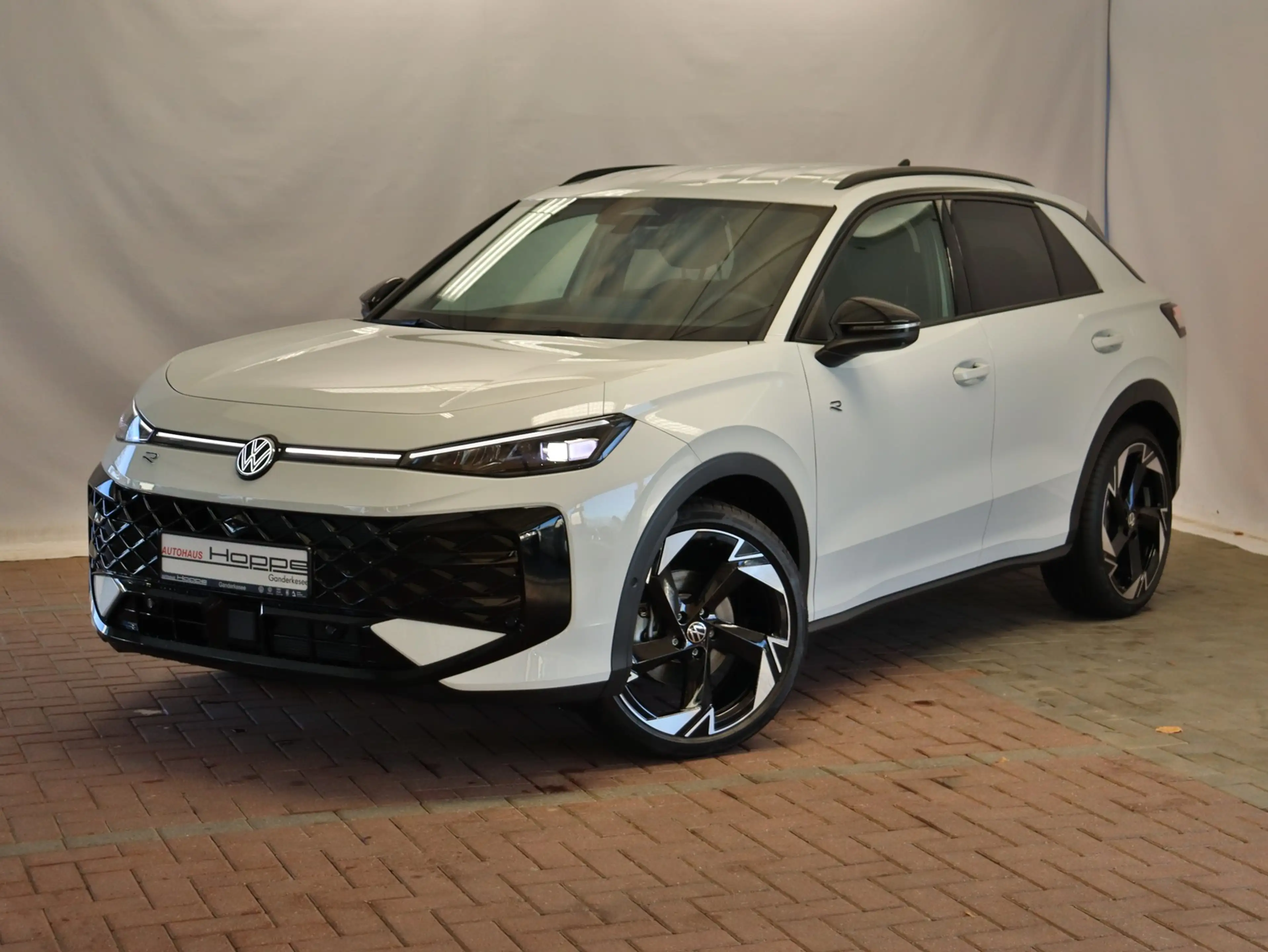 Volkswagen T-Roc R-Line 1.5eTSI DSG+MATRIX+HUD+20"ALU+360°KAM — photo 3