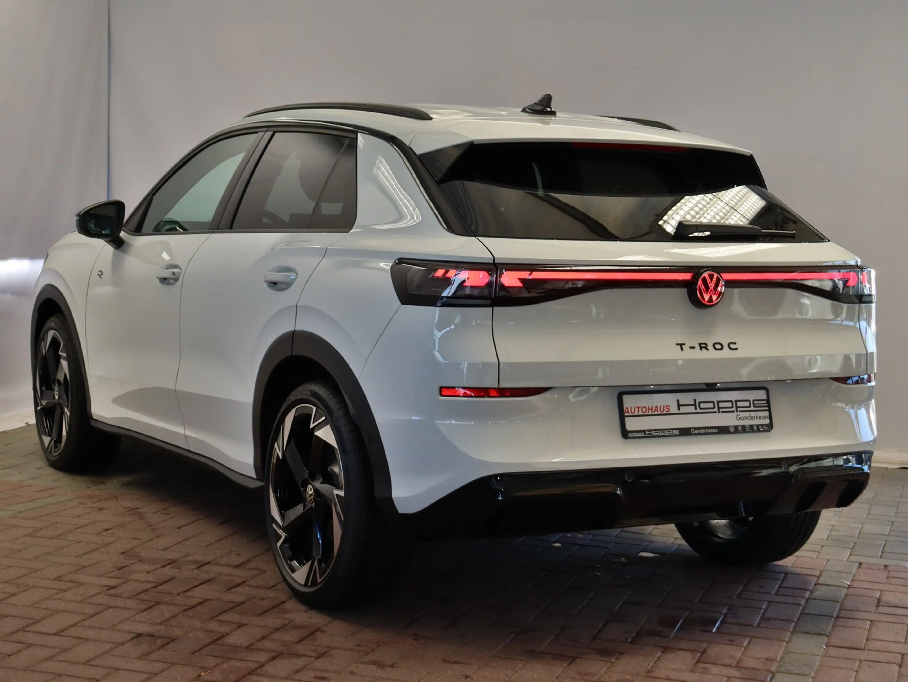 Volkswagen T-Roc R-Line 1.5eTSI DSG+MATRIX+HUD+20"ALU+360°KAM — photo 7