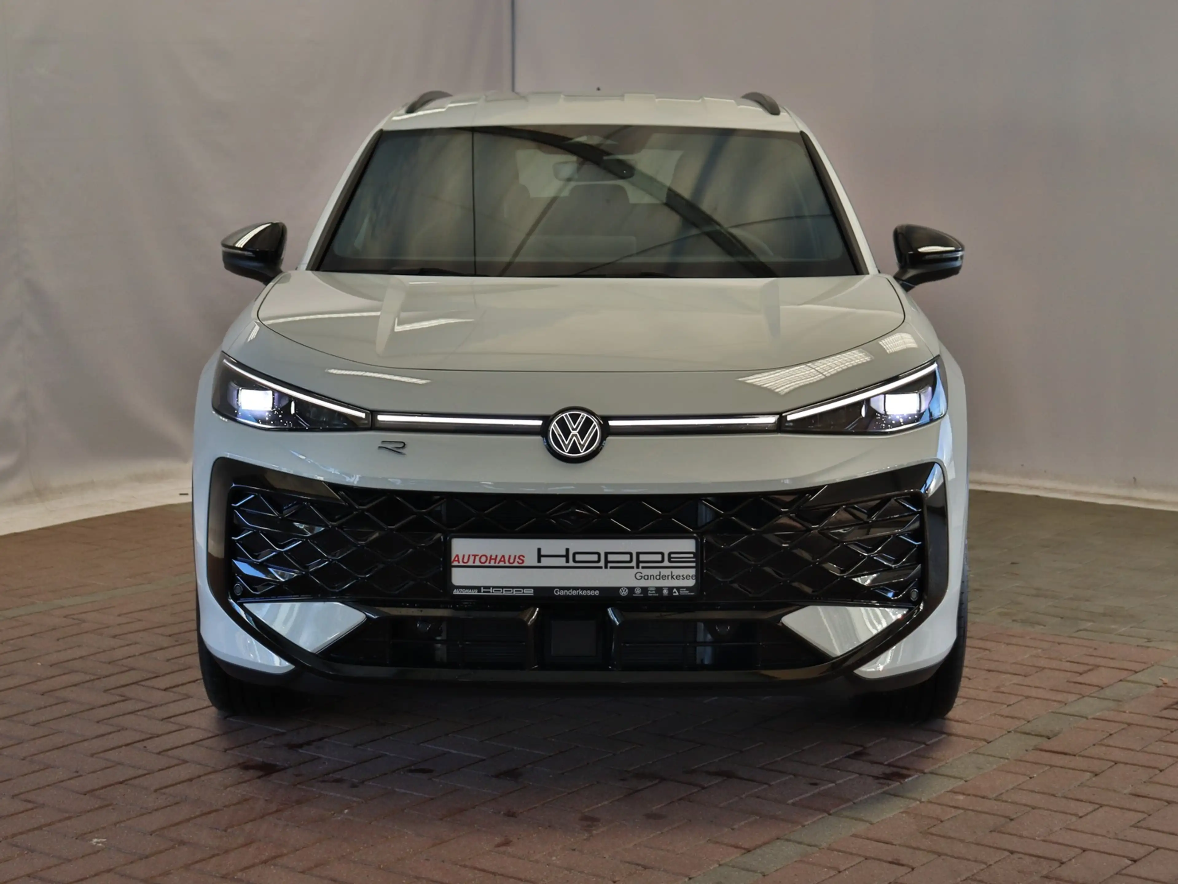 Volkswagen T-Roc R-Line 1.5eTSI DSG+MATRIX+HUD+20"ALU+360°KAM — photo 4