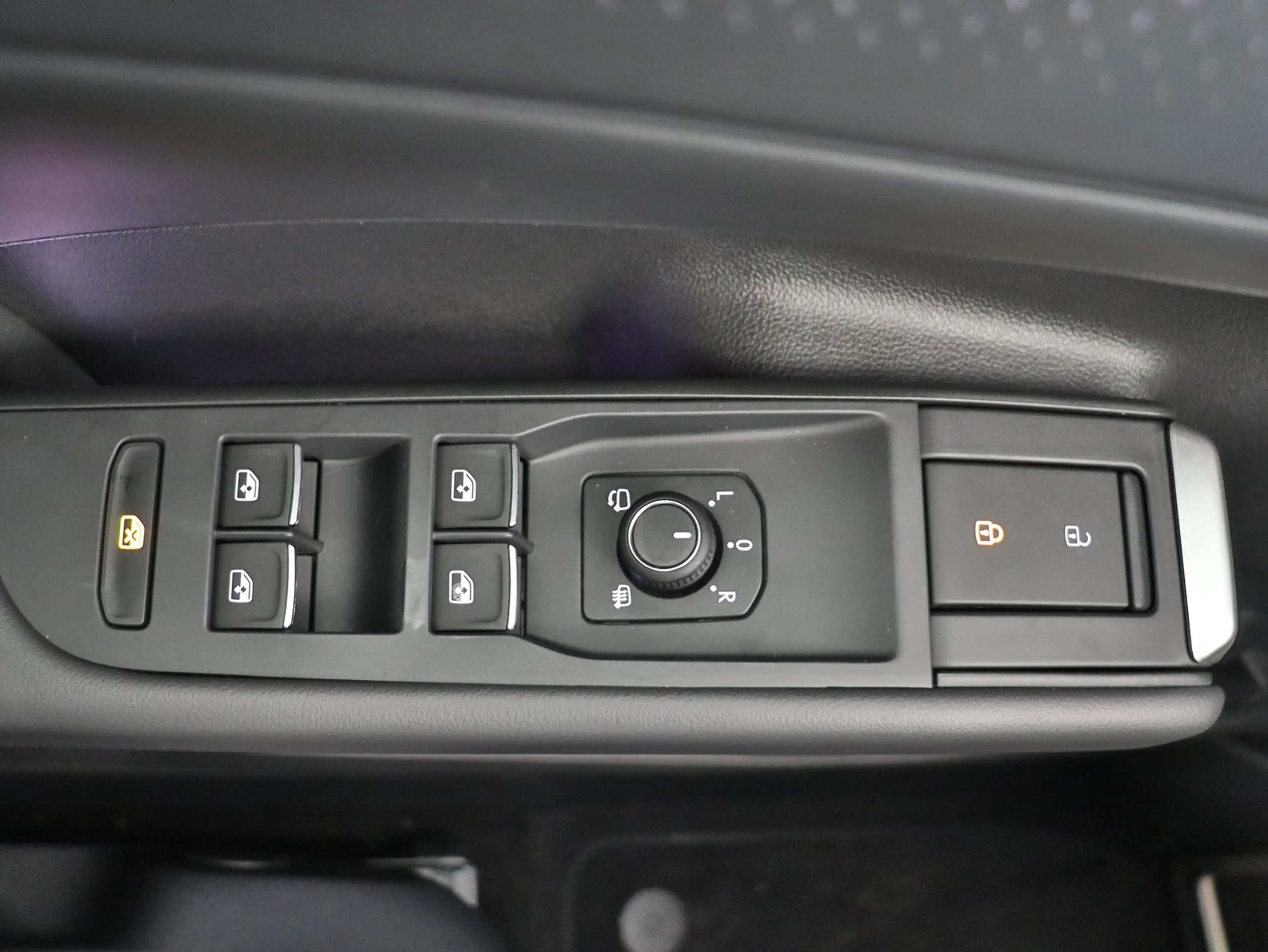 Volkswagen T-Roc R-Line 1.5eTSI DSG+MATRIX+HUD+20"ALU+360°KAM — photo 10