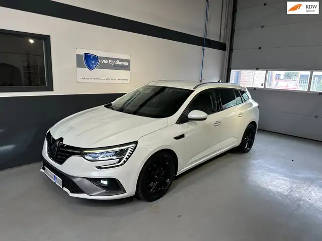 Renault Megane E-Tech Estate 1.6 Plug-In Hybrid 160 R.S. Line