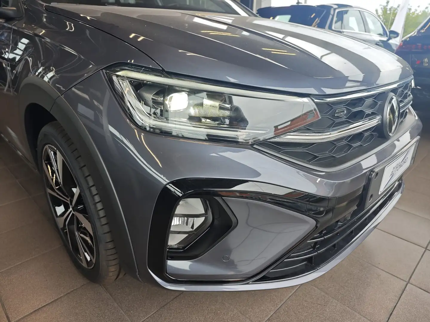 Volkswagen Taigo Taigo 1.0 tsi R-Line Plus 115cv dsg NO PROMO Grau - 2