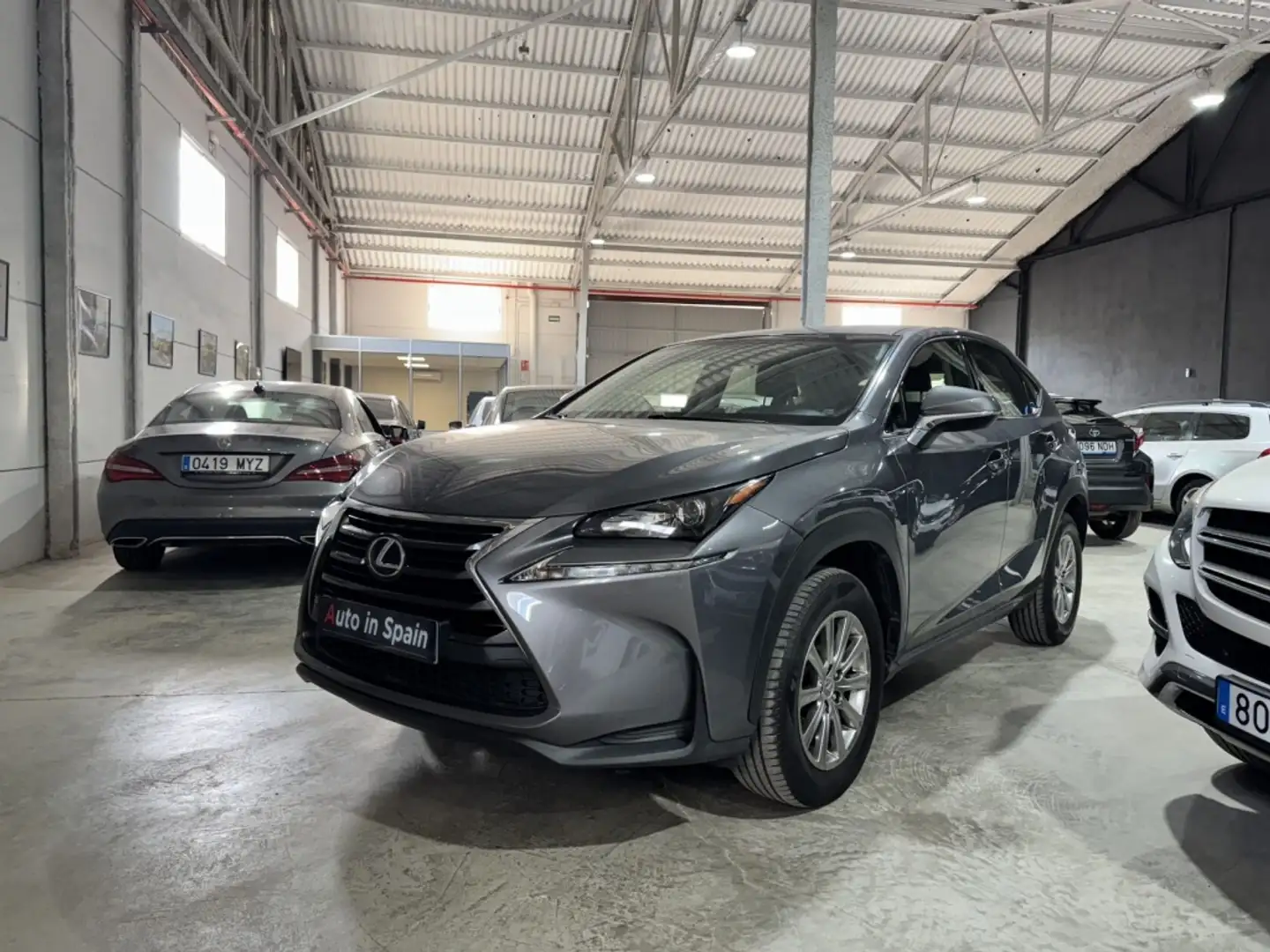 Lexus NX 300 300h Eco 2WD Gris - 2