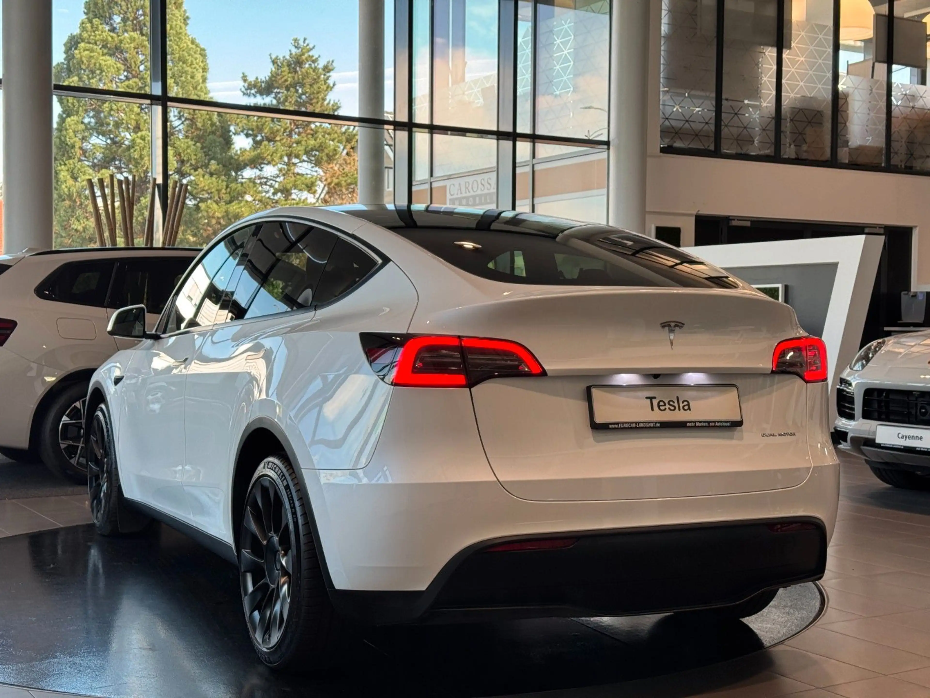 Tesla Model Y AWD Long Range Dual Motor Pano AHK 20" — photo 2