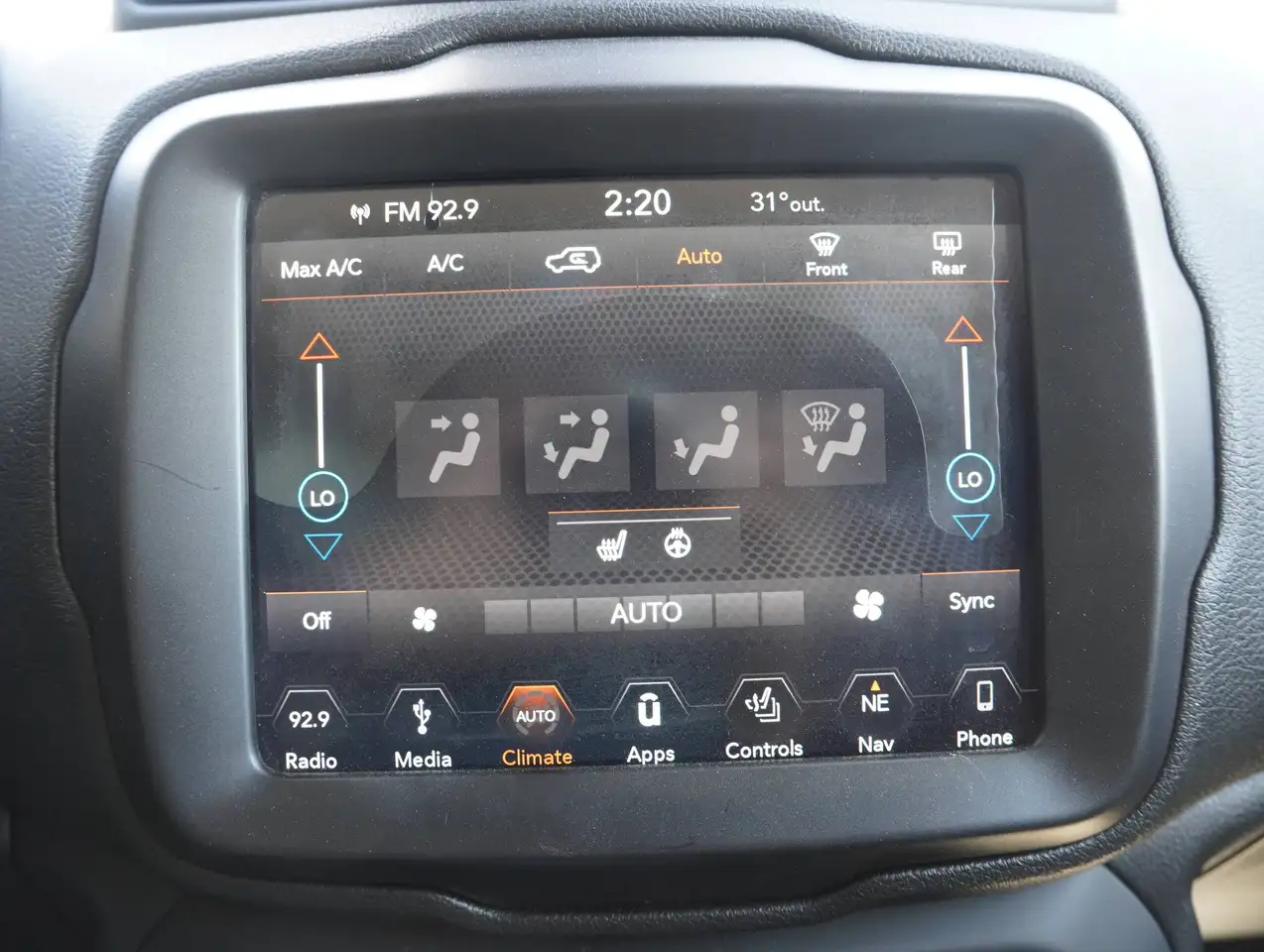 Jeep Renegade снимка Jeep Renegade