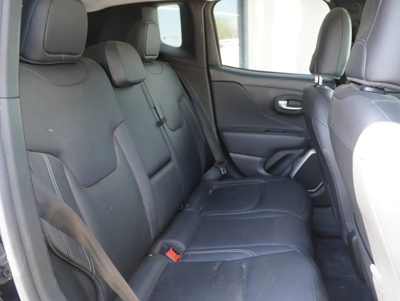 Jeep Renegade снимка Jeep Renegade