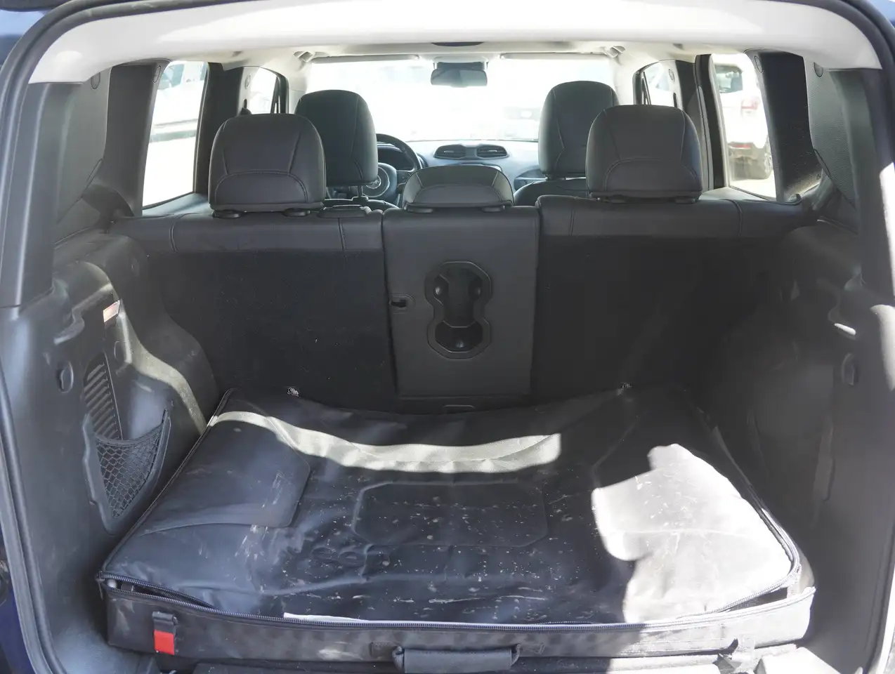 Jeep Renegade снимка Jeep Renegade