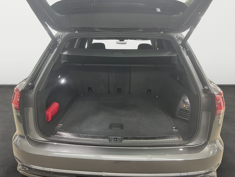 Volkswagen Touareg R 3.0 V6 e-Hybrid HUD — photo 6