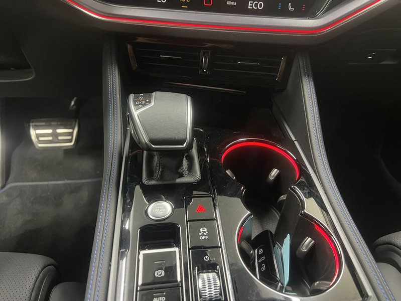 Volkswagen Touareg R 3.0 V6 e-Hybrid HUD — photo 15