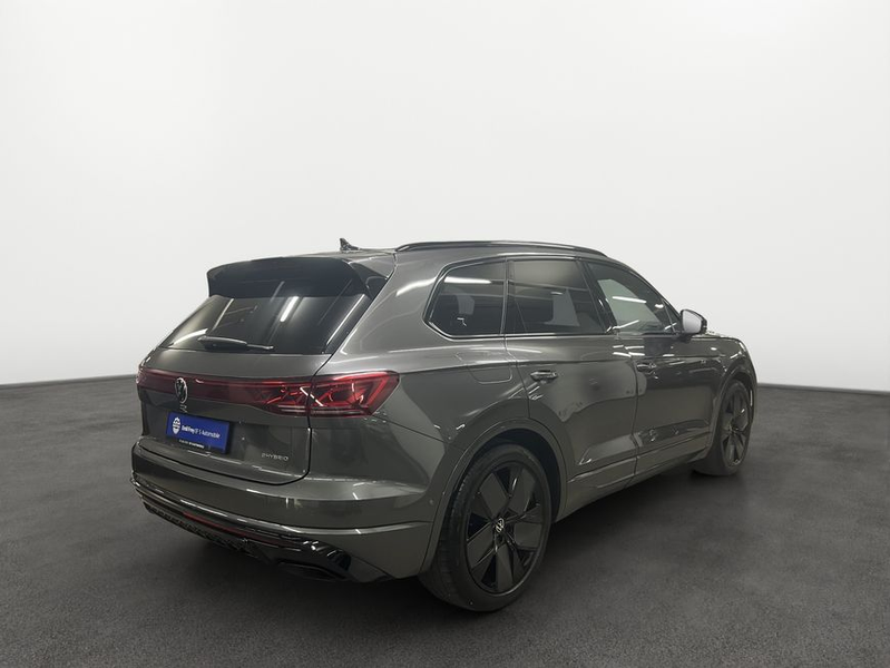 Volkswagen Touareg R 3.0 V6 e-Hybrid HUD — photo 7