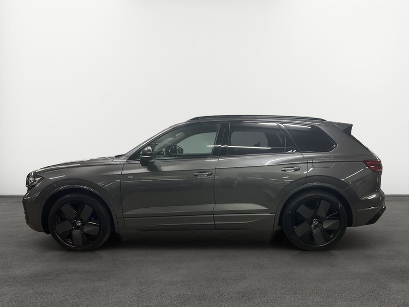 Volkswagen Touareg R 3.0 V6 e-Hybrid HUD — photo 2