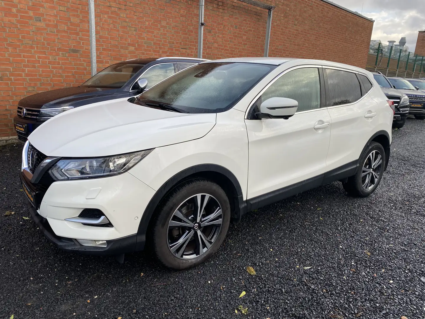 Nissan Qashqai 1.3 Automatik DIG-T DCT ZAMA Weiß - 1