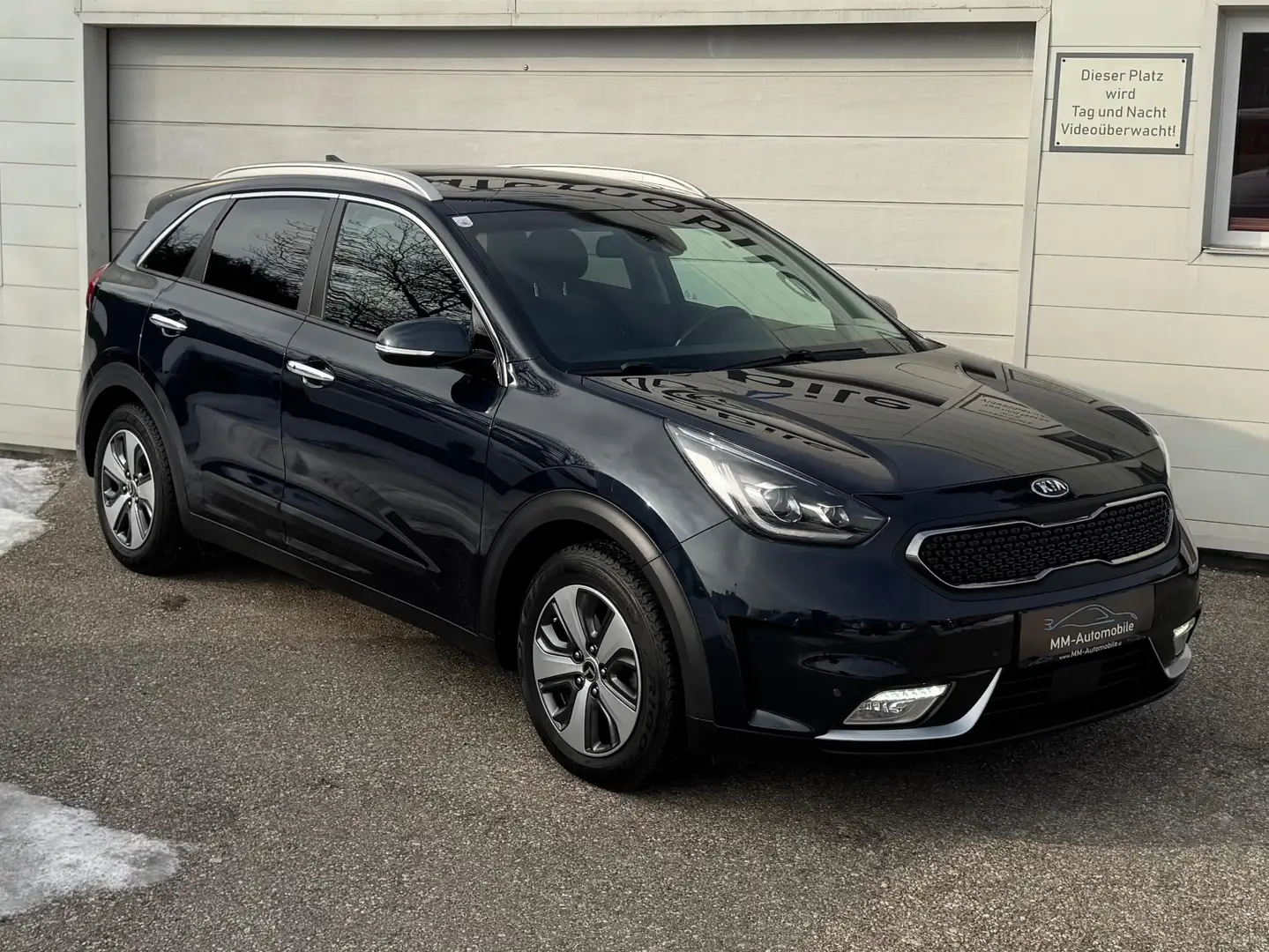 Kia Niro Gold 7*AHK*LED*LEDER*SHZ*SHL*RFK*uvm Blau - 1