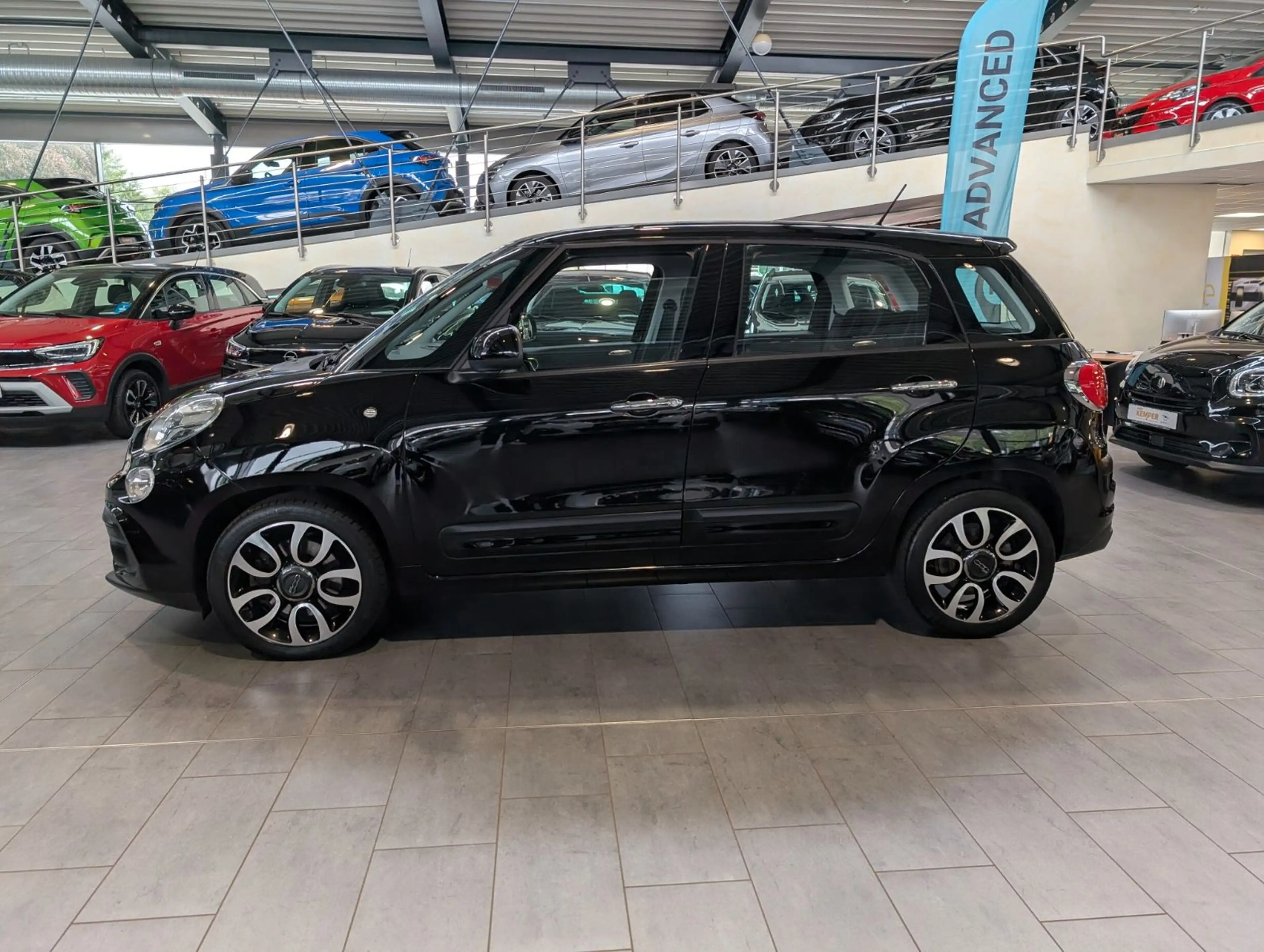 Fiat 500L Urban Pop Star SHZ Klima Tempomat Alufelgen — photo 6