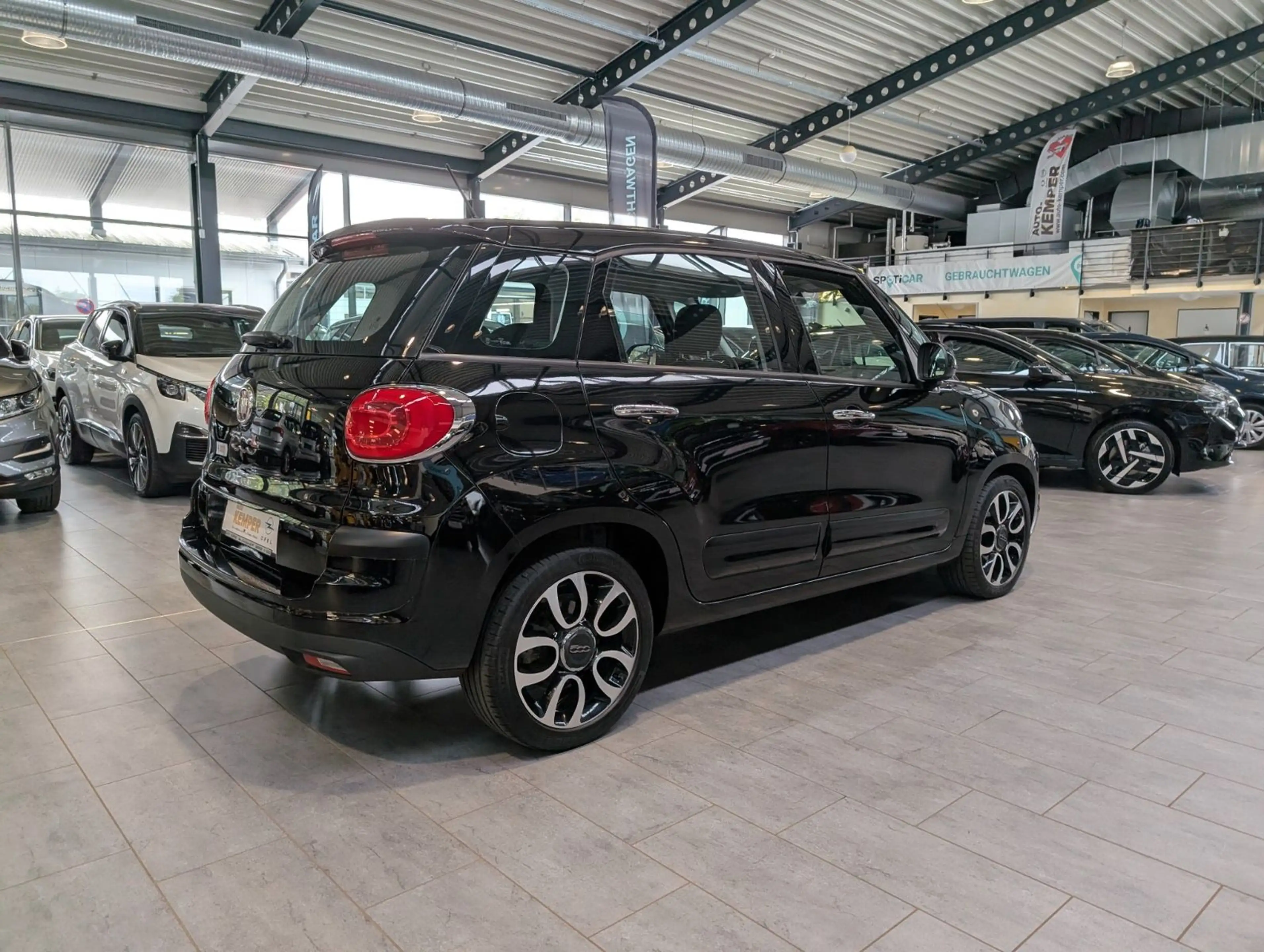 Fiat 500L Urban Pop Star SHZ Klima Tempomat Alufelgen — photo 3