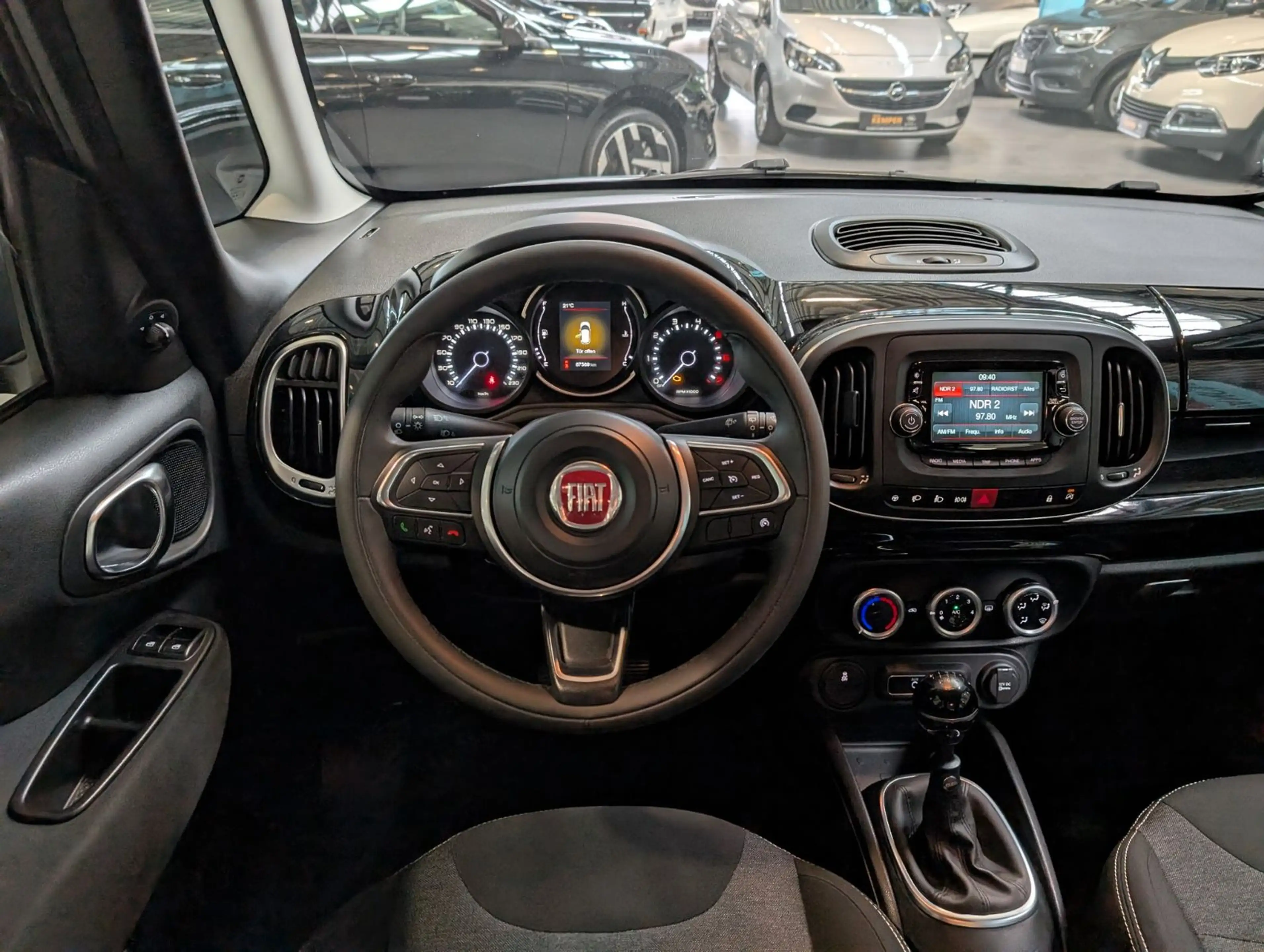 Fiat 500L Urban Pop Star SHZ Klima Tempomat Alufelgen — photo 10