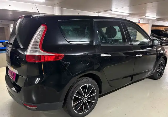 Renault Grand Scenic view 5