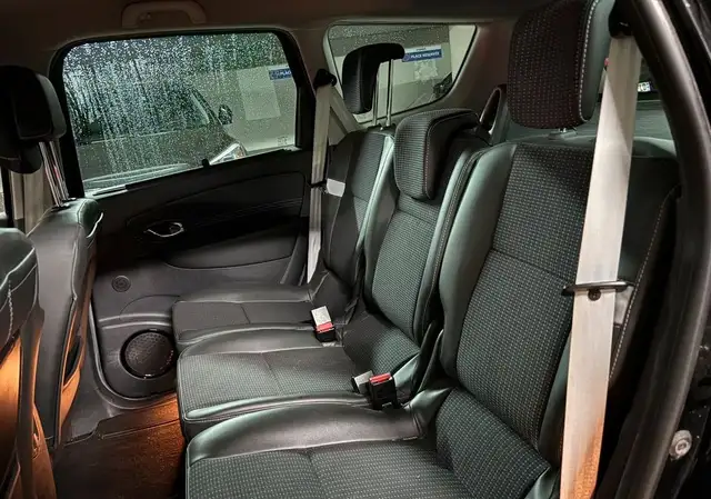 Renault Grand Scenic view 3