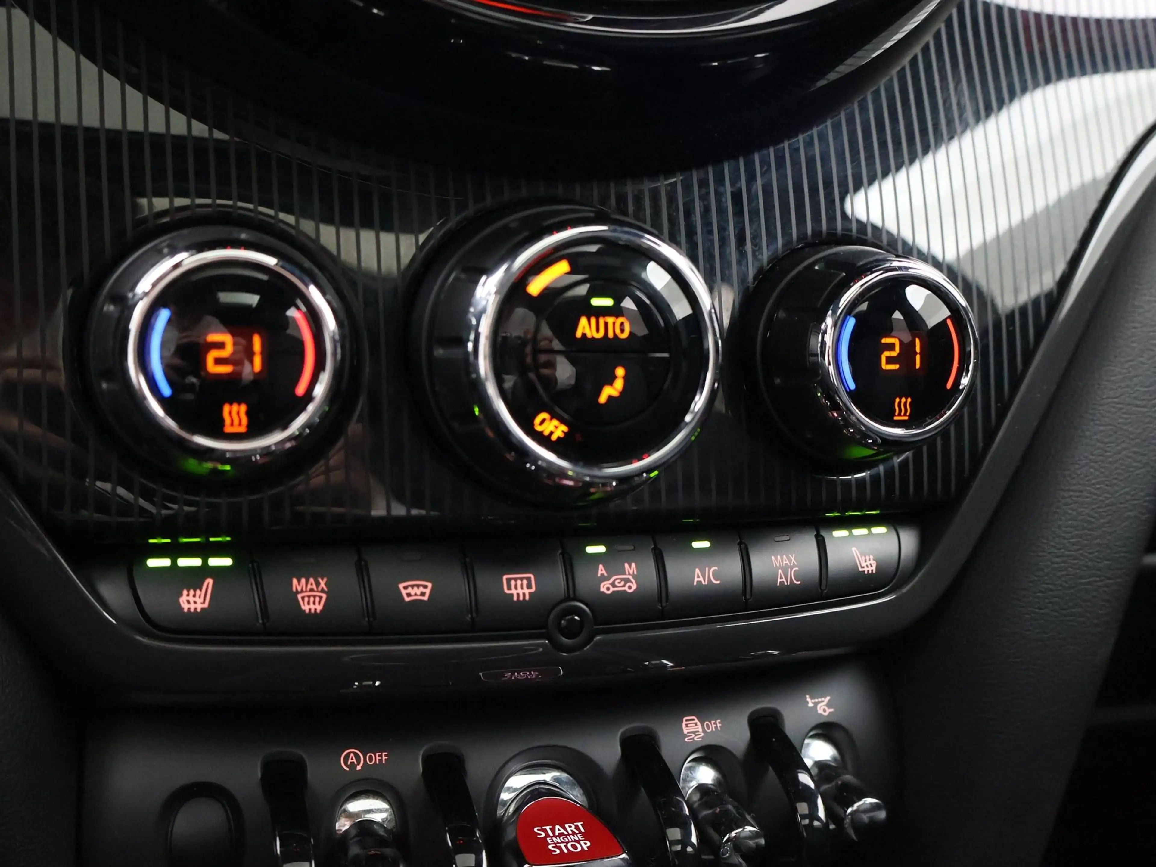 MINI John Cooper Works Countryman Mini JCW 2.0 231 PK ALL4 AUT. MAT GROEN + PANORAMA — photo 23
