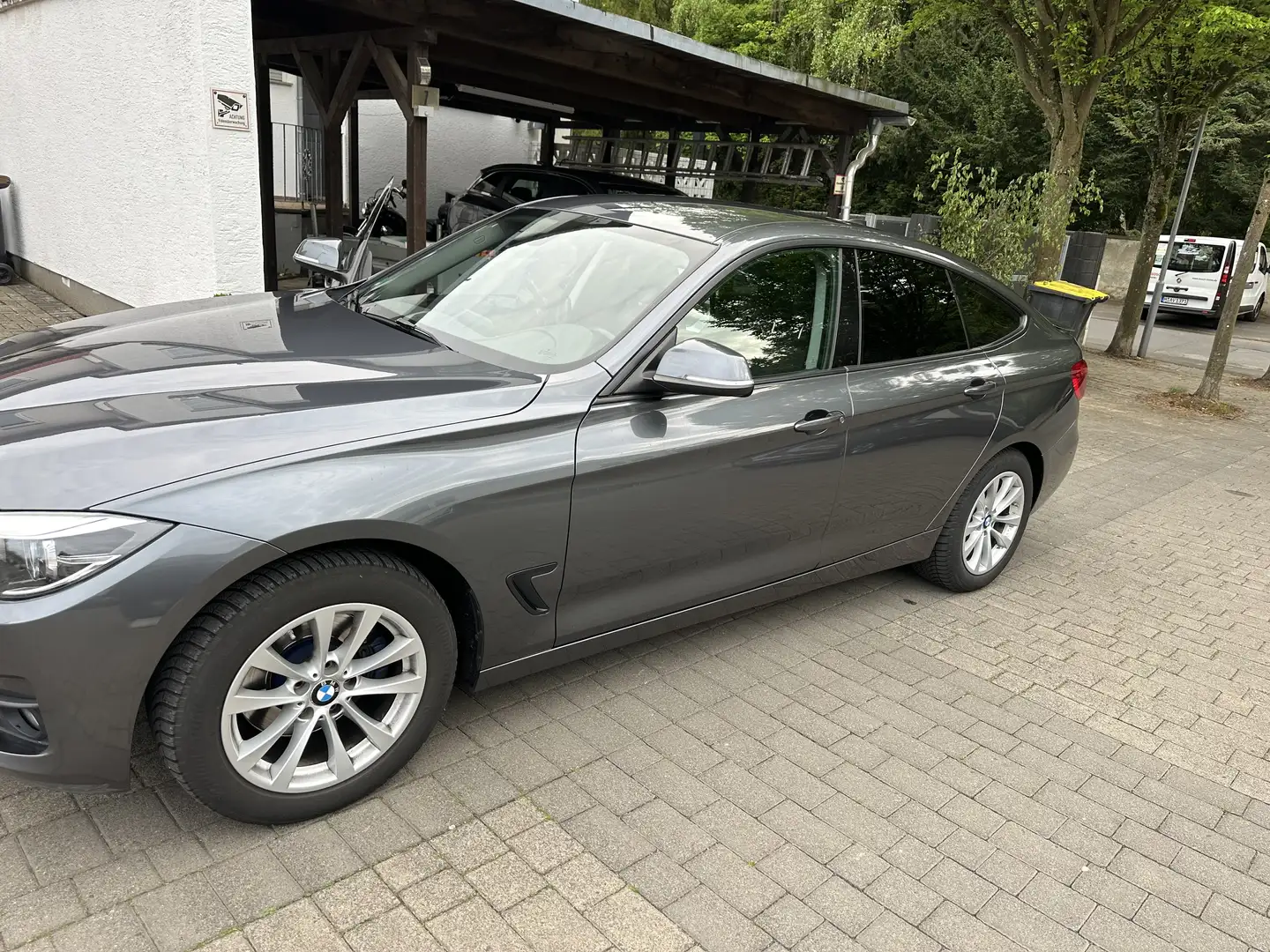 BMW 325 325 GT Aut. Advantage - 2