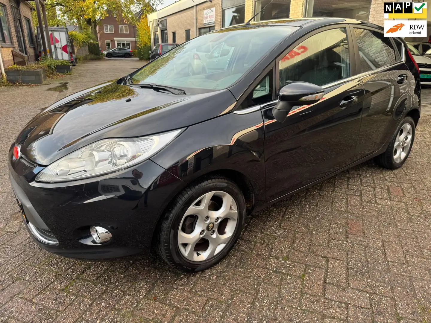Ford Fiesta 1.4 Titanium AIRCO ORG 177286 KM NAP O.H BOEKJES L Zwart - 1